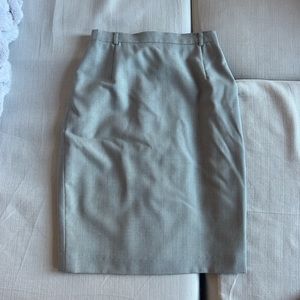 100% Pure Wooo with silk lining Escada skirt